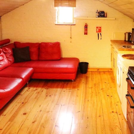 Lee Valley Lodge Чесхънт Екстериор снимка